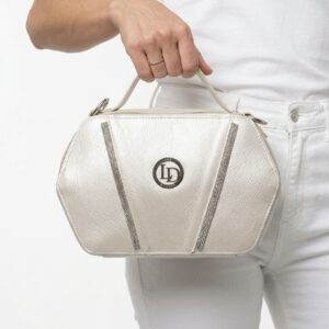 Lux by Dessi k&eacute;zit&aacute;ska - 873 feh&eacute;r perla ez&uuml;st